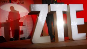 Amerika Serikat Bakal Klaim Denda ZTE Hingga Rp238 Miliar