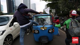 Mencari Solusi Jasa Transportasi Online