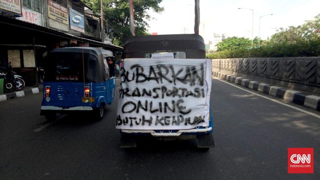 Dishub Tanggapi Upaya Gubernur Bali Setop Taksi Online Pihak Dinas Perhubungan Bali menyatakan bakal mendukung Gubernur Bali bila ingin menyetop operasi taksi online.