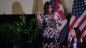 Pilihan Busana Michele Obama Jadi Sorotan Warga Kuba