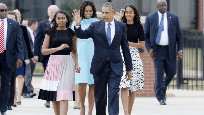 Obama berjanji akan melakukan apa pun untuk membantu mencari dalang yang bertanggung jawab terhadap serangan tersebut.