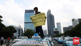 Imbas Demo Hari Ini, Besok Blue Bird Gratiskan Layanan
