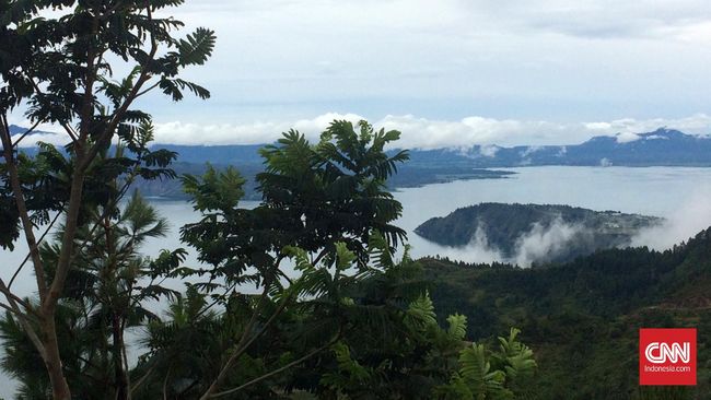 Karnaval Kemerdekaan Pesona Danau Toba 2016 menjadi puncak perayaan HUT RI ke-71 yang diramaikan dengan kirab budaya dan konser musik terapung.
