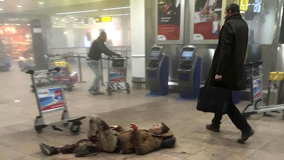 Suasana Mencekam Usai Serangan Teroris di Bandara Brussels