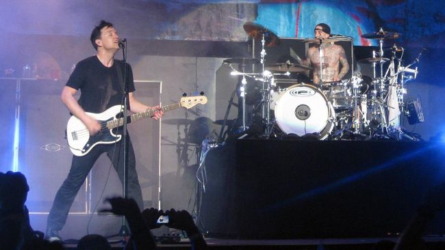 Pemain bass dari grup band Blink-182 beberapa waktu lalu mengumumkan bahwa dirinya tengah menjalani pengobatan usai idap kanker.