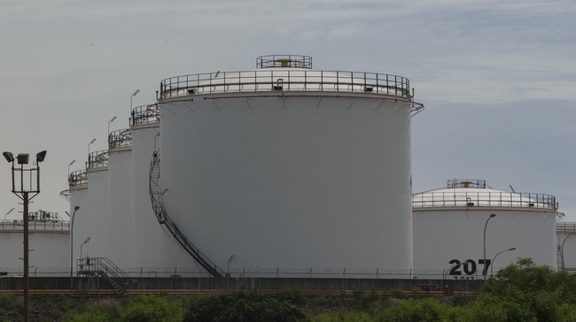 OPEC memproyeksi permintaan minyak dunia turun karena invasi Rusia ke Ukraina pada 2022. Penurunan dipicu kenaikan tajam harga minyak.