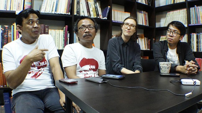Pementasan monolog Tan Malaka disebut berkonten komunisme. Wali Kota Bandung Ridwan Kamil minta Dandim Bandung jamin keamanan pertunjukan tersebut.