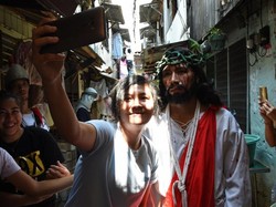 Pria-pria Mirip Yesus Ini Kebanjiran Job Jadi Model Jelang Natal