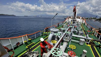 Pertamina Ungkap Segini Besaran Impor Minyak RI Lewat Selat Hormuz