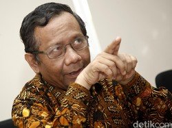Laga Panas Mahfud Md vs Trio Keras di Gelanggang Komisi III DPR Semalam
