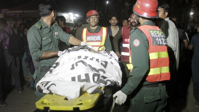 Pemerintah Pakistan menyebut ledakan yang menewaskan 10 orang di Lahore diduga karena kebocoran gas, bukan bom akibat tindakan terorisme.