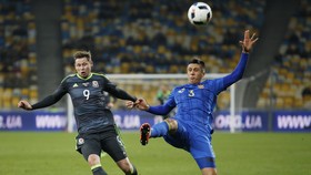 Tembakan Volley Yarmolenko Gulung Wales 1-0 di Kiev