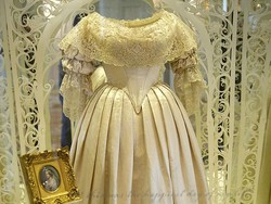 Gaun Anggun Gaya Victoria yang Mematikan 3000 Wanita