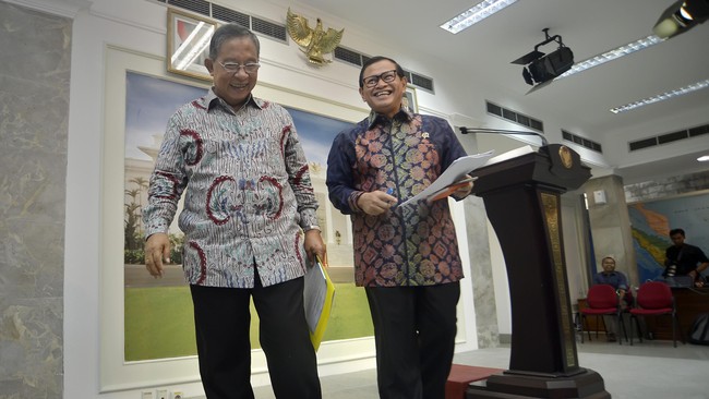 Menurut Menko Perekonomian Darmin Nasution, para investor kerap mengeluhkan banyaknya prosedur yang harus dilalui untuk dapat berbisnis di Indonesia.