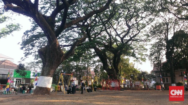 Bicara soal taman, kota yang berjuluk Paris van Java ini punya banyak taman kota dengan tema unik, lho!