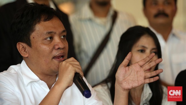 Ketua DPP Partai Gerindra Bidang Advokasi, Habiburokhman, menyalahkan sistem pemilihan langsung yang menyebabkan mahalnya ongkos politik.