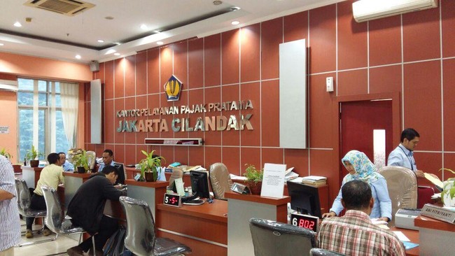 Terganggunya sistem online pelaporan SPT menjadi penyebab DJP baru berhasil memenuhi 62 persen dari target pelaporan SPT sebanyak 14 juta wajib pajak.