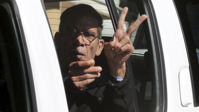 Drama pembajakan pesawat maskapai Mesir EgyptAir ditetapkan bukan insiden terorisme, melainkan karena pelakunya rindu mantan istrinya di Cyprus.