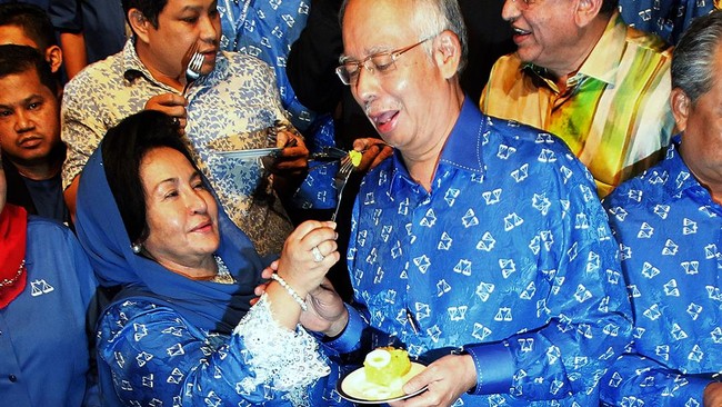 PM Malaysia Najib Razak menghabiskan jutaan dolar untuk membeli barang mewah di luar negeri menggunakan dana dari 1MDB yang mengalir ke rekeningnya.