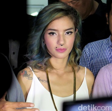 5 Transformasi Sheila Marcia, Dari Model hingga Nikahi Pria Mapan