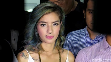 img-title 5 Transformasi Sheila Marcia, Dari Model hingga Nikahi Pria Mapan