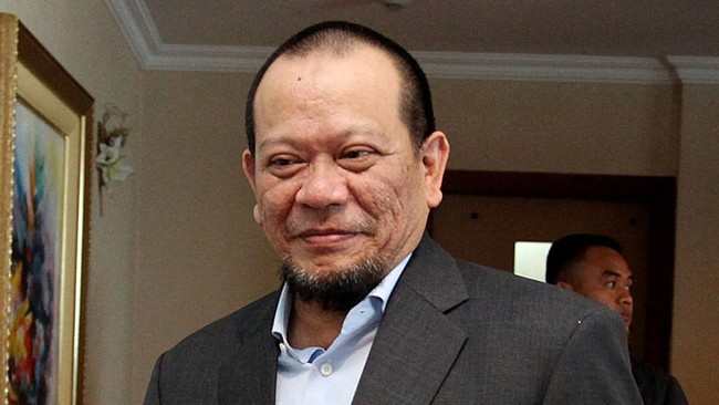 La Nyalla Mattalitti ingin beberapa orang seperti Menpora Zainudin Amali dan Ratu Tisha menjadi wakilnya jika terpilih jadi Ketua PSSI.