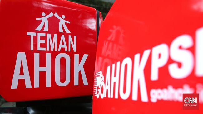 GoAhok, Aplikasi Jemput KTP Dukung Ahok Jadi Gubernur Jika ada warga yang mendaftarkan diri di aplikasi, tim GoAhok akan menjemput KTP warga Jakarta setiap hari di 2.000 titik.