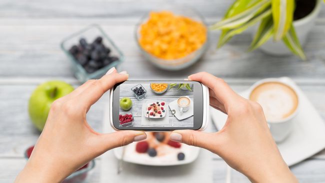 Mengembalikan Rasa Dalam Sajian Makanan 'Fotogenik' Di era digital, makanan bukan lagi sekadar pengisi perut melainkan konten ‘simbol status’ di media sosial. Sayang, rasa sering jadi nomor dua.