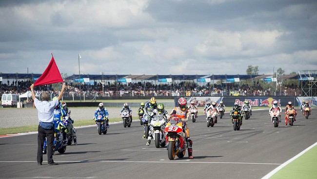 Ide kawasan Gelora Bung Karno untuk arena perlombaan MotoGP akhirnya benar-benar dibatalkan. Sirkuit Sentul kini kembali jadi prioritas.