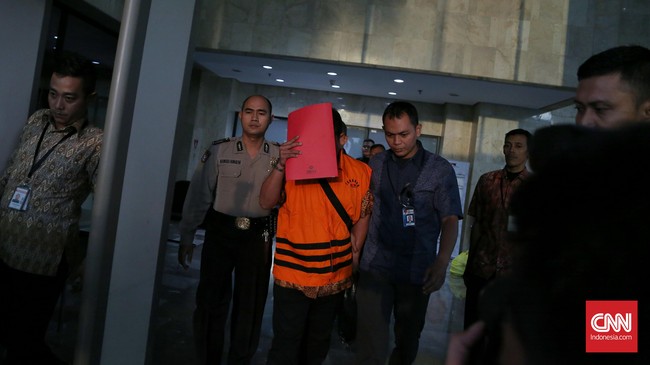 KPK melakukan penambahan masa penahanan terhadap seluruh tersangka kasus pencobaan suap PT Brantas Abipraya Kejati DKI Jakarta untuk 40 hari ke depan.
