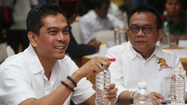 Sidang majelis etik Partai Gerindra untuk Sanusi kali ini urung digelar lantaran tersangka KPK itu telah menyerahkan surat pengunduran diri dari partai.