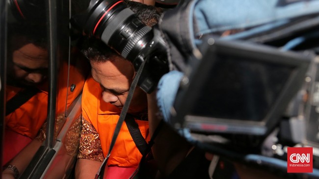 KPK melakukan pemeriksaan seluruh tersangka percobaan suap penghentian penyelidikan kasus dugaan korupsi PT Brantas Abipraya terhadap Kejati DKI Jakarta.