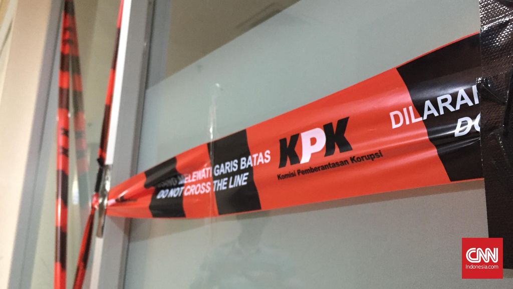 KPK Segel Sejumlah Ruang Dinas PUPR Usai OTT Bupati Tulungagung