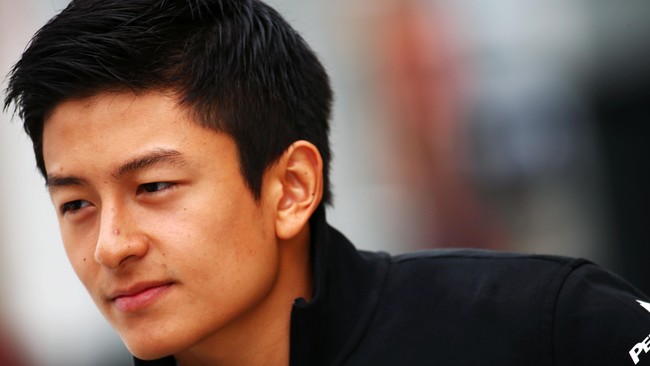 Rio Haryanto menganggapi rumor masa depannya bersama Manor Racing dengan santai. Rio mengatakan masa depannya di Manor akan terjawab di GP Jerman.