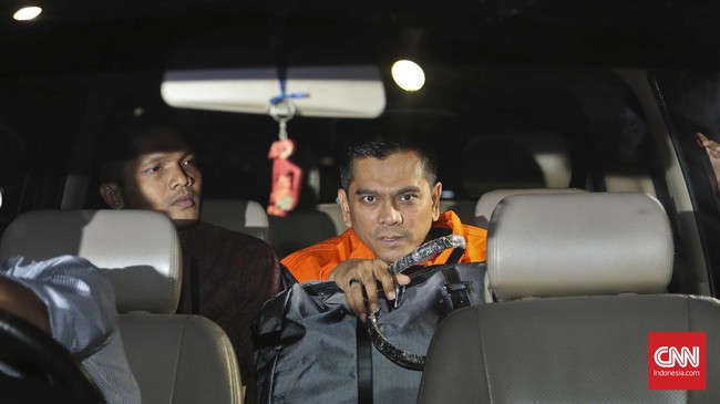 Lima saksi ini diperiksa untuk tersangka Mohammad Sanusi. Kemarin KPK juga memeriksa empat anggota DPRD dalam perkara suap pembahasan Raperda.