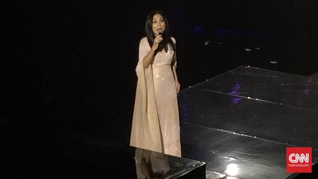 Penyanyi Malaysia Sheila Majid merayakan 30 tahun karirnya di dunia musik dalam konser tunggal berjudul 'Kerinduan Sheila Majid' di JCC Senayan, Jakarta.