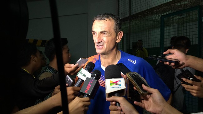 Pelatih Arema Cronus Milomir Seslija mengatakan timnya sama sekali tak gentar menghadapi Persib Bandung di babak final Piala Bhayangkara.