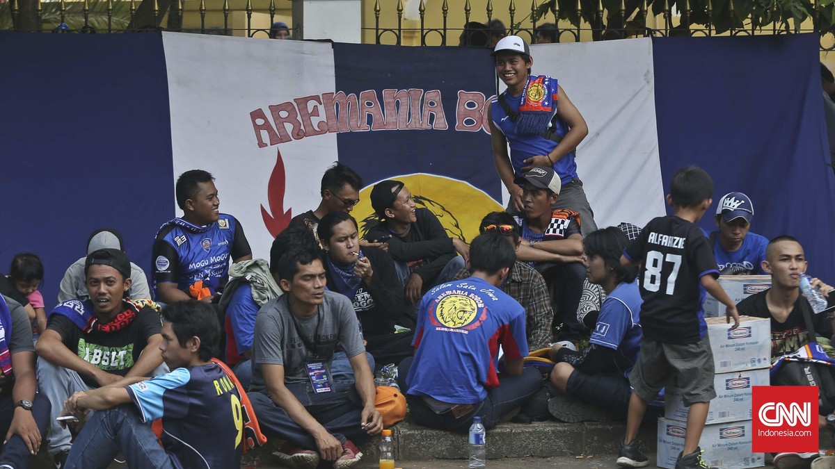 Ketika Gelora Bung Karno Berwarna Biru