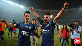 Raphael Maitimo Waspadai Sergio van Dijk