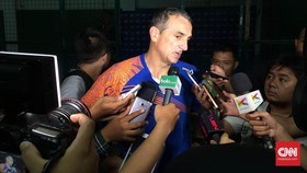Dirumorkan Bakal Latih Persib, Milomir Membantah
