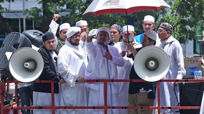 Ali Ngabalin Minta Rizieq Shihab Lebih Beradab saat Kritik Pemerintah