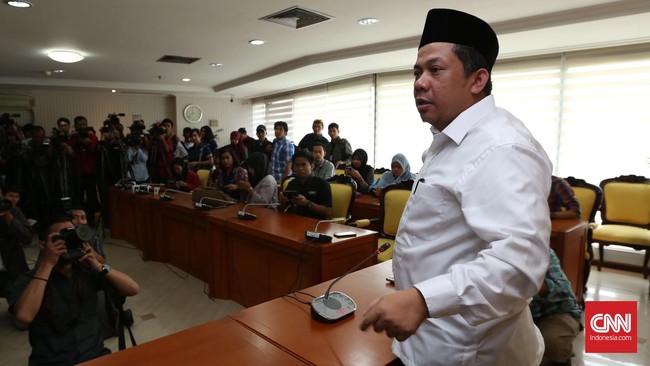 Ketua DPP Partai Keadilan Sejahtera (PKS) Zainudin Paru mengatakan, partainya menunggu gugatan resmi dari Fahri Hamzah ke pengadilan.