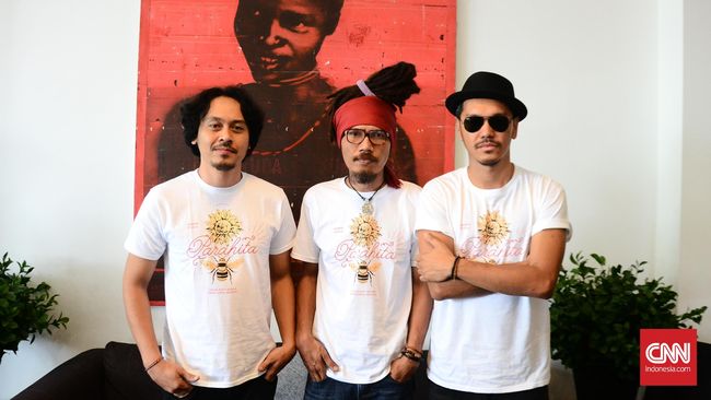 Dialog Dini Hari termasuk band asal Bali yang vokal bersuara tentang lingkungan, terutama reklamasi. Mereka sudah membicarakan isu itu sejak album perdana.
