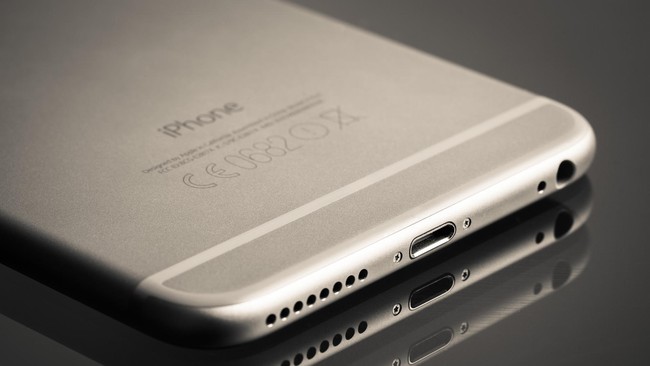 Analis dari KGI Securities mengatakan Apple harus melakukan desain ulang dan menyematkan fitur baru pada iPhone 7 jika tak ingin penjualannya menurun.