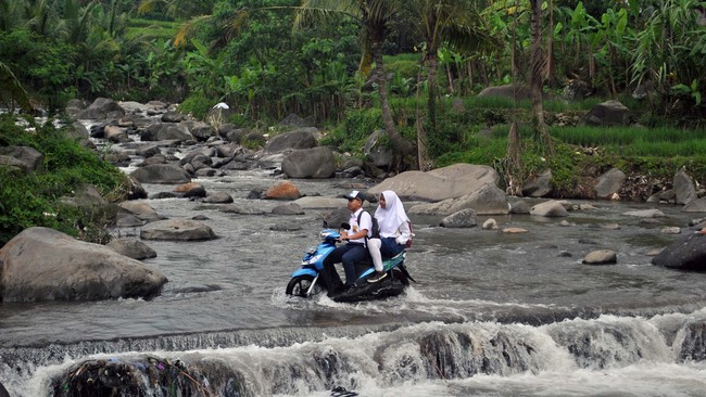 Praktisi keselamatan berkendara beberkan alasan remaja rentan pakai sepeda motor, seperti larangan Kemenhub.