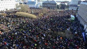 Bocoran Panama, Ribuan Demonstran Desak PM Islandia Mundur