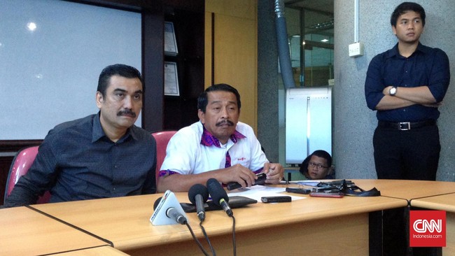 Presiden Direktur Lion Air Group Edward Sirait berkata, sebelum insiden, pilot Batik Air telah menjalankan standar operasional prosedur.