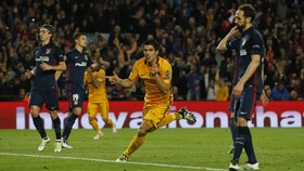 Suarez Dua Gol, Barca Taklukkan Atletico di Leg Pertama