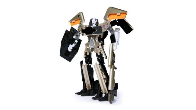 Produk bernama Soundwave ini adalah sebuah tablet yang mirip Xiaomi Mi Pad 2, namun bisa dikonversi menjadi robot bergaya Transformers.