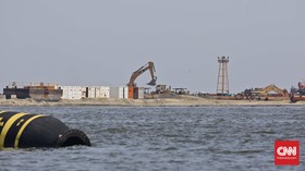 Kerja Siang Malam untuk Reklamasi Pulau G